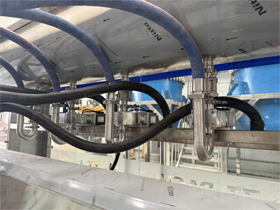 Llenadora de líquidos automática con bomba magnética de seguimiento